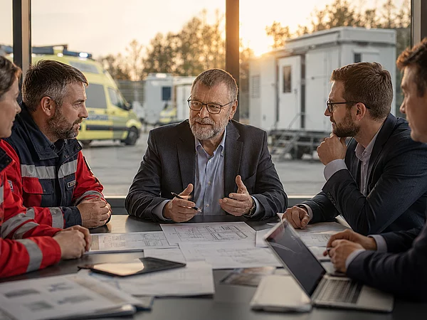 Andres Plöger im Gespräch mit Herstellern und Kunden